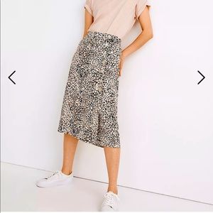 Madewell Side-Button Straight Midi Skirt in Daisy Groove